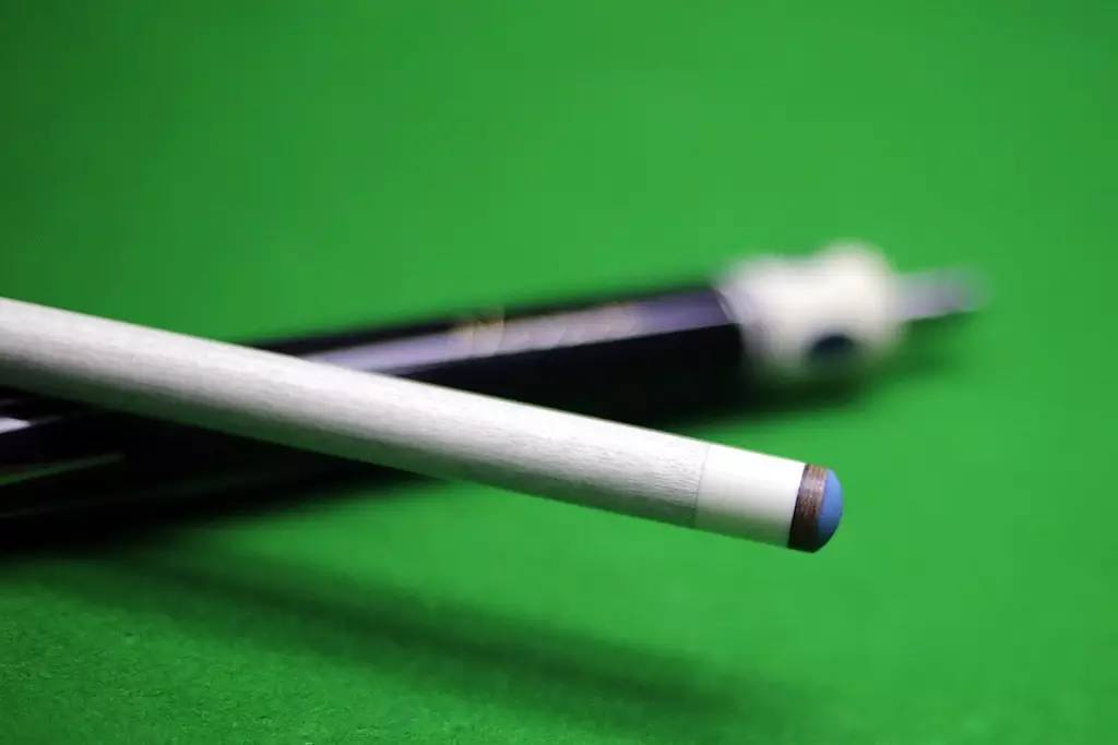 张堃鹏曾用过什么品牌的球杆,世界冠军张堃鹏表演