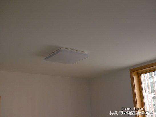 带天井的木头老房子,60平老房子一楼带院子