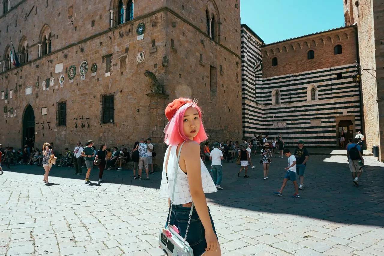 您的《旅行自拍秘籍》到货，请签收！