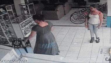 找出图中12个小偷,小偷偷东西的记号什么样子