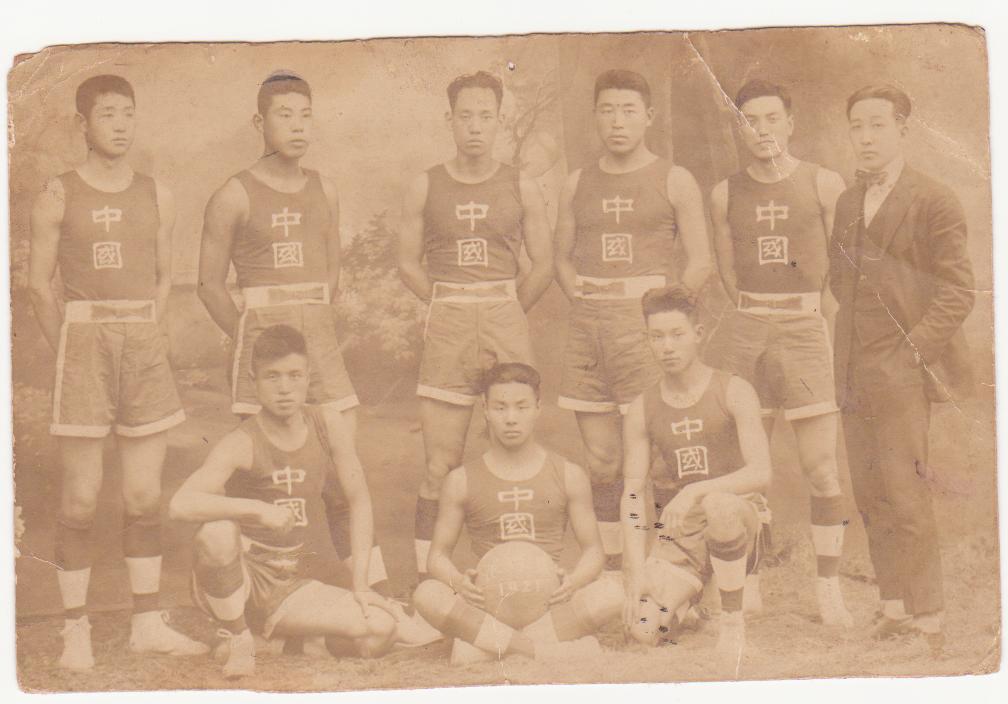 面对他国足羞愧：世界五大球王之一来自中国，媲美京剧大师梅兰芳