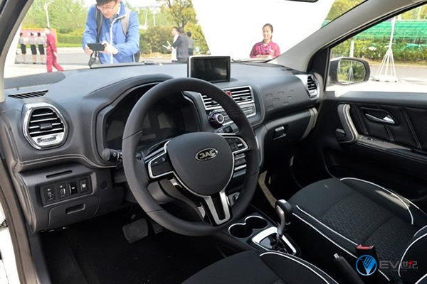 EC180/eQ1/奔奔EV/iEV6E5万元电动汽车选谁