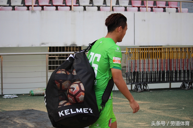 他是*疆新**首位转会身价超千万的本土球员，他说雪豹给了他展示机会