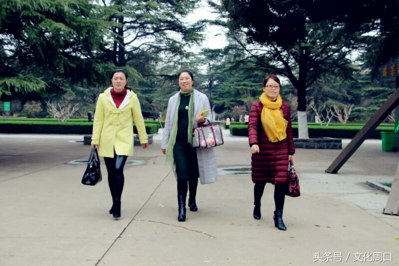 足球进中小学,足球教练员进校园