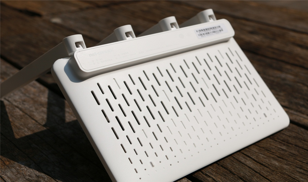磊科智能路由器N1：全能插件穿墙小能手