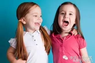 孩子“爱粘人”、“不上幼儿园”的6大情绪问题解决对策