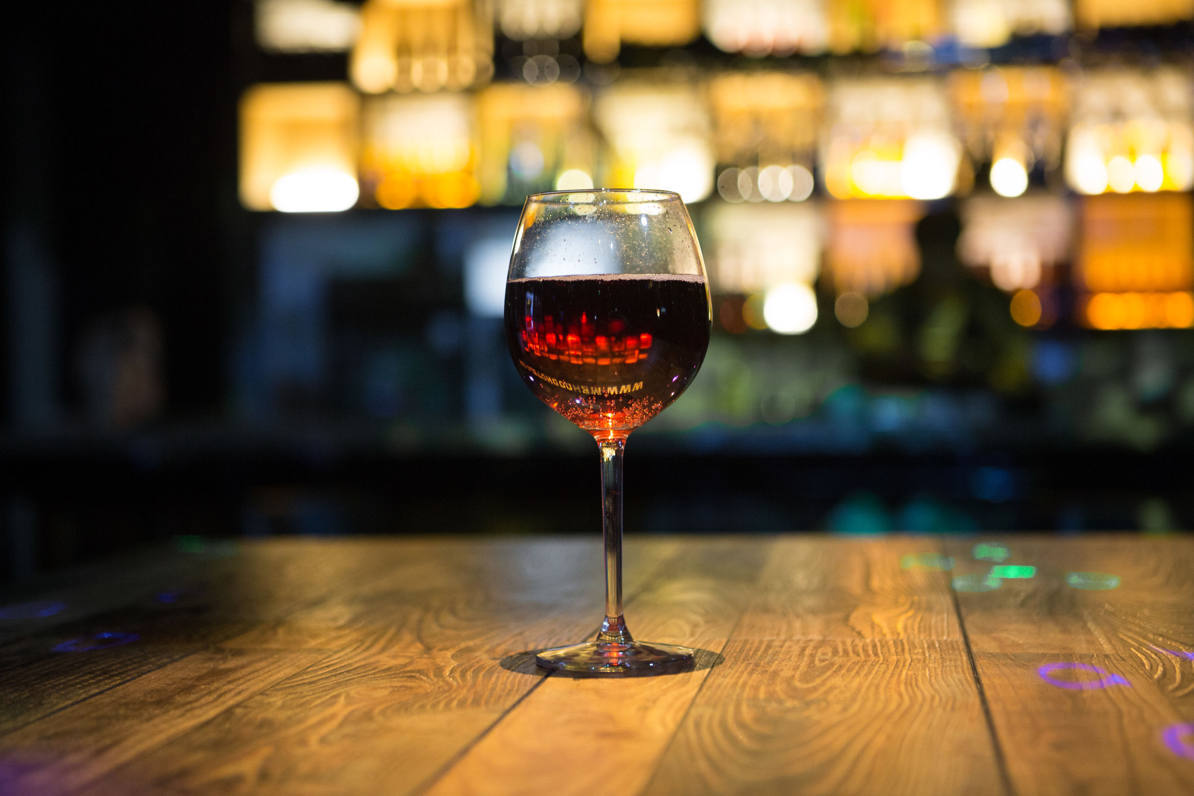 无锡这家酒店,竟然自带酒吧和游戏厅