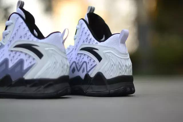 我在安踏官网定制了双鞋,成品真的惊艳到了我自己!