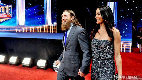 wwehhh夫妇vs隆达罗西,wwe2015年cm朋克