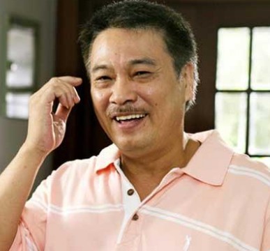 64岁吴孟达近照,暴瘦,遗嘱已立好,儿子稳重帅气