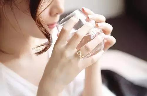 小城姑娘女生版翻唱,小城姑娘翻唱