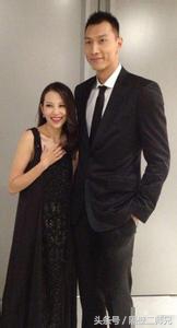 巴西国家队足球宝贝情迷易建联,易建联:我爱她胜过爱篮球