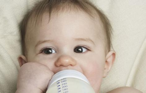 宝宝喝奶粉上火怎么办呢,宝宝喝奶粉上火可以配什么降火