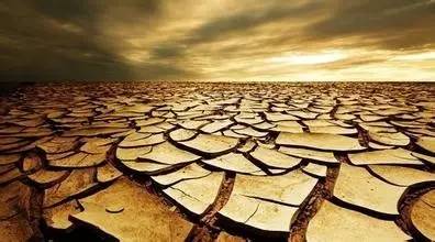 Madam问答室丨闭口粉刺，抗皱眼霜，国货护肤，澳洲面膜，上身胖下身瘦穿搭