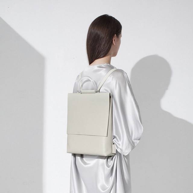 超便宜双肩包,又便宜又大空间实用的双肩包