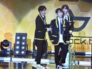 韩流粉丝异想天开《贩售超喷饭偶像商品》这真的有买家吗？