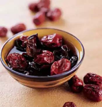 吃什么脸上的斑就会消失,脸上的斑一吃就掉