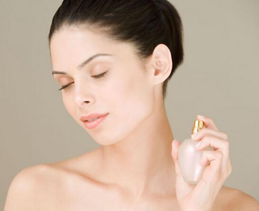 香水使用方法如何正确使用香水,香水如何正确使用持久留香