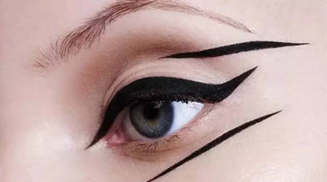 手残党第一次怎么画眼线,新手眼线教程手残党一学就会