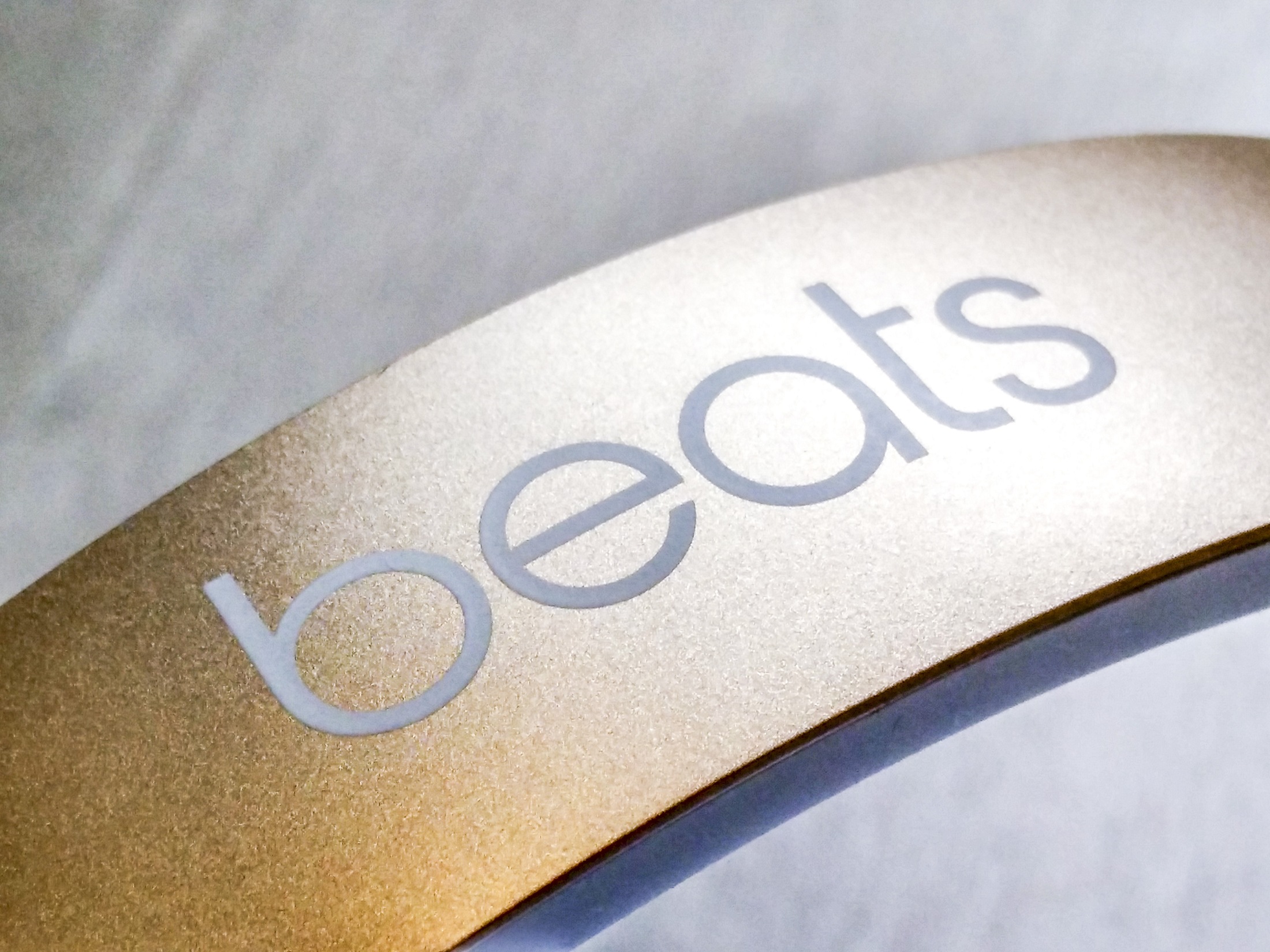 beats wireless solo2测评 (beatssolo2wireless外观)