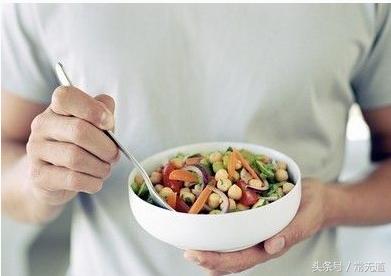 小县城开餐饮小店要多少钱,小县城餐饮店一年能赚多少