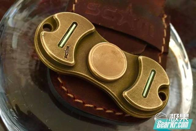 有多种玩法的高科技指尖陀螺,世界级指尖陀螺