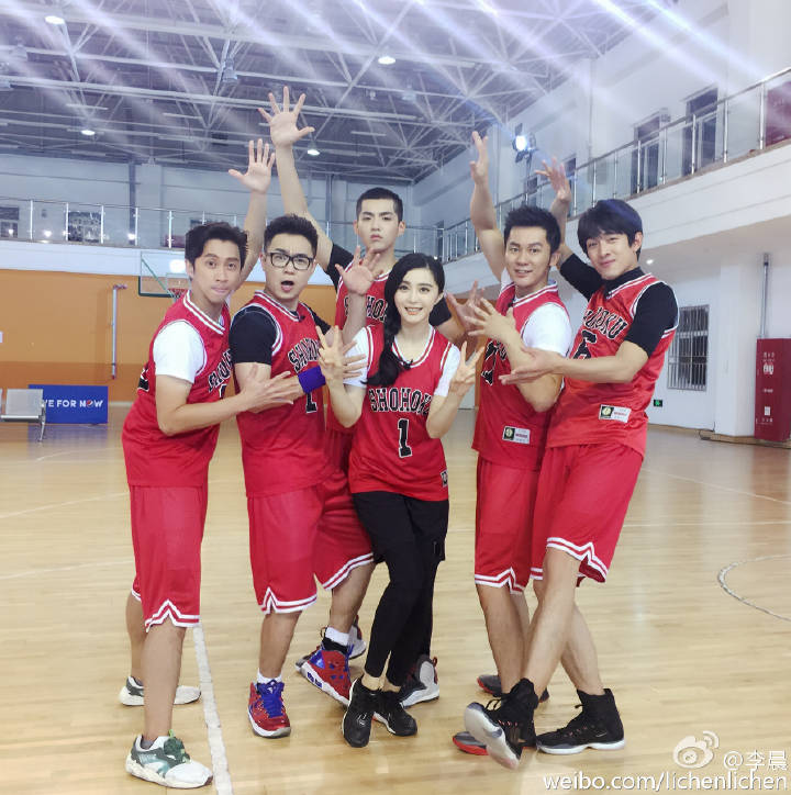 范冰冰拍戏受伤小腿淤青，李晨直呼“心痛我冰”