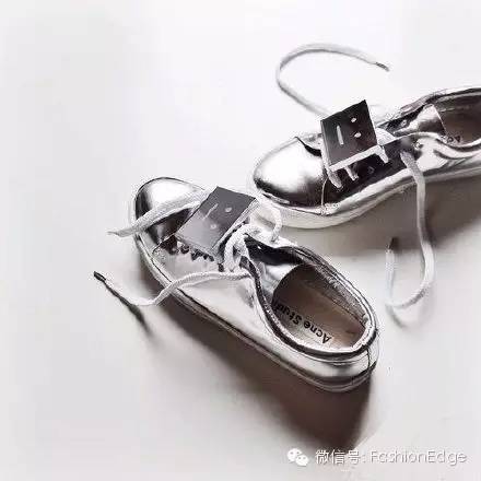 今日最流行的几款美鞋,能让你穿出时尚感的爆款美鞋