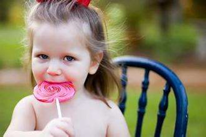 宝宝吃了白糖水怎么办,宝宝糖吃多了有什么危害