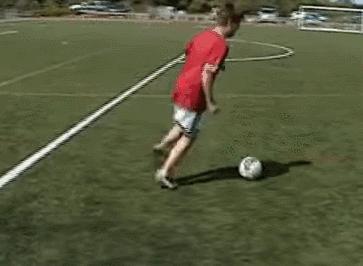 齐达内足球转身过人集锦,足球凌空挑球转身过人