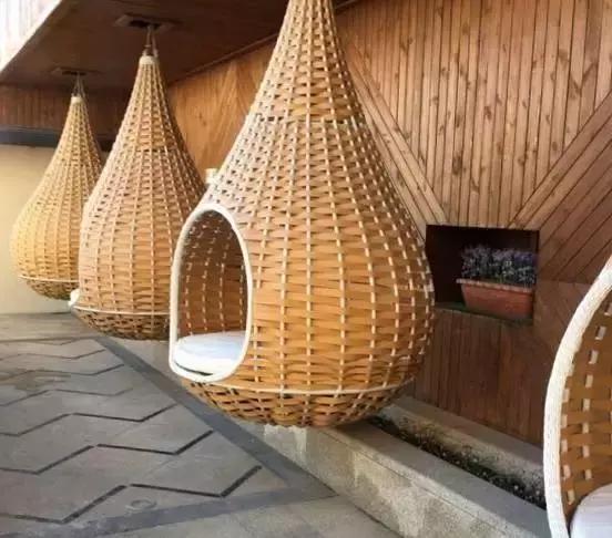 一起泡温泉的奢侈的享受,夏日一起泡温泉