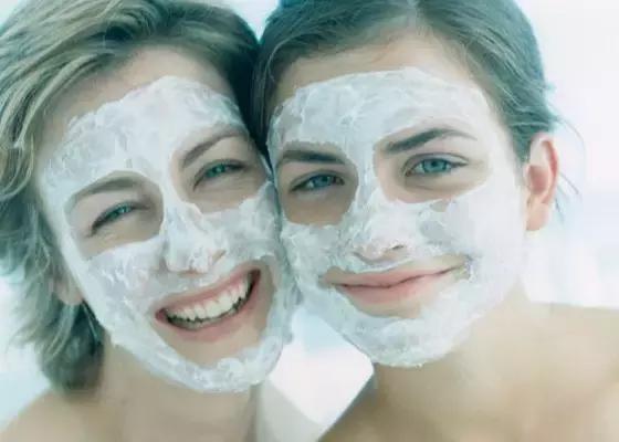 洗面奶跟洁面皂哪个好用些,洗面奶和洁面皂哪个比较好用