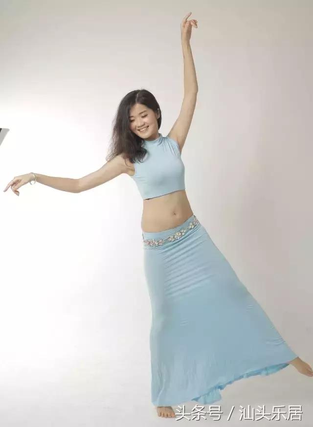 十二名美模，十二种风情，你来“选出”小公园的故事