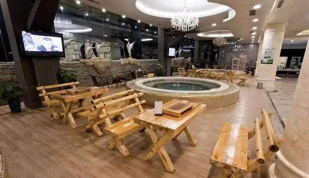 一起泡个温泉,温泉泡池冬天来一场暖暖温泉旅行