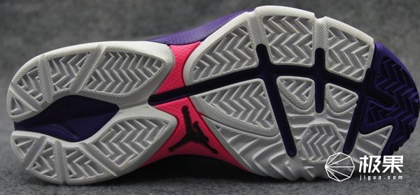 你从不注意的鞋底花纹,却成了乔丹科比封神的“秘密”