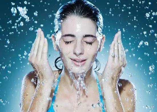 如何改善肌肤饥渴症,六招告别肌肤过敏问题