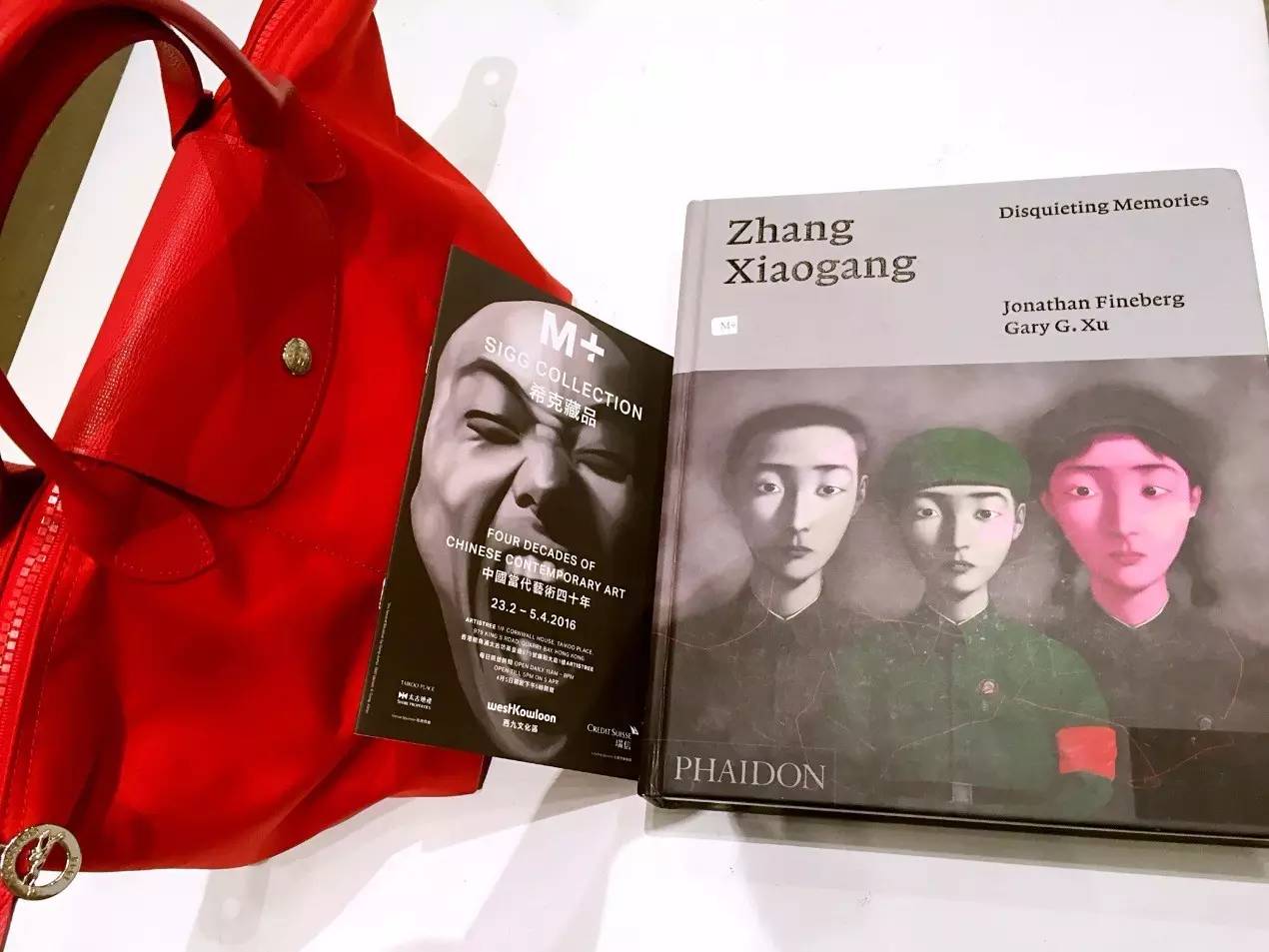 跟着艺术家学穿搭,跟艺术家学穿搭三组时髦颜色