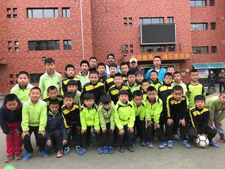 呼和浩特市回民区体育训练馆,回民学校足球