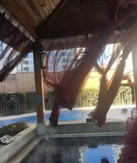 一起泡个温泉,温泉泡池冬天来一场暖暖温泉旅行