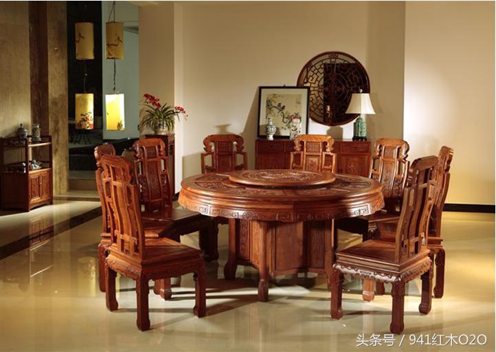 红木供桌摆放讲究,家庭红木餐桌上适合摆放什么