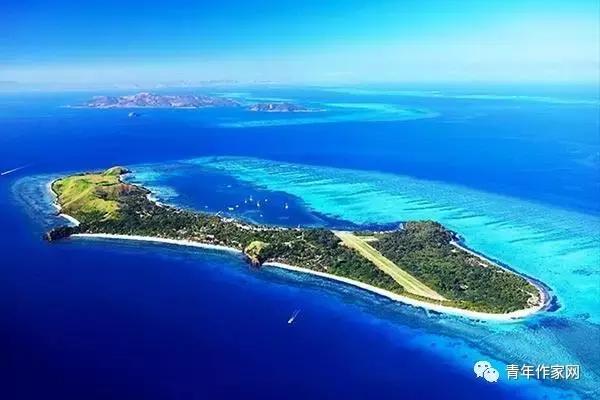 魔幻90后作家杨桉的精彩“早恋”