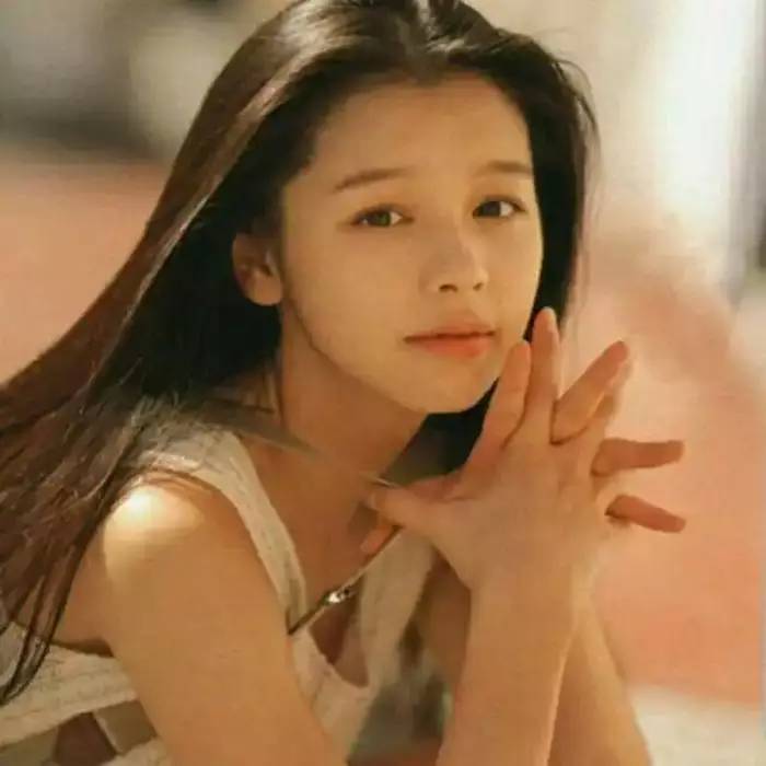 中分发型是怎样的,中分碎盖发型怎么处理