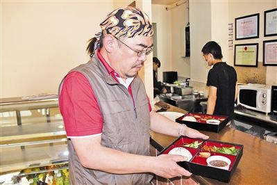 开快餐店流程,开一家快餐店如何一个月赚十万