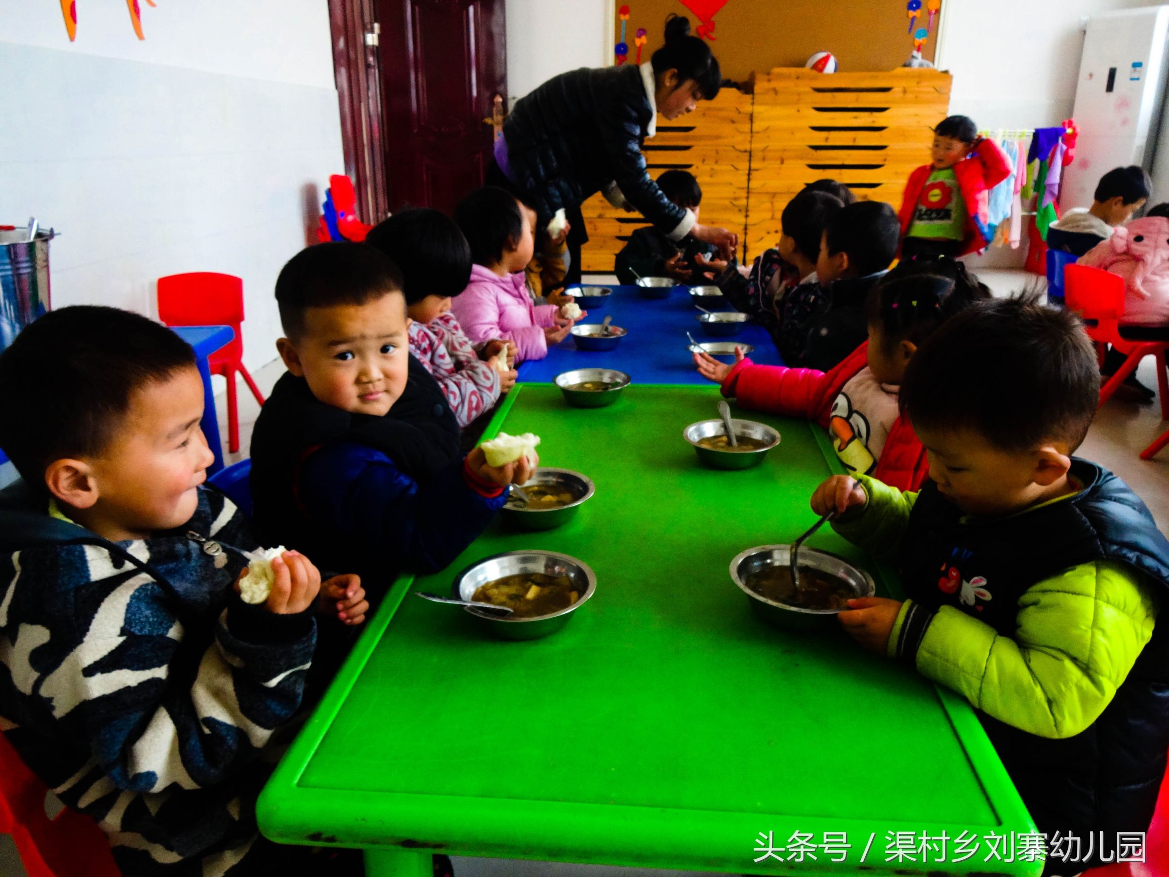 孩子每天在刘寨幼儿园吃什么呢？·孩子成长日记第二期