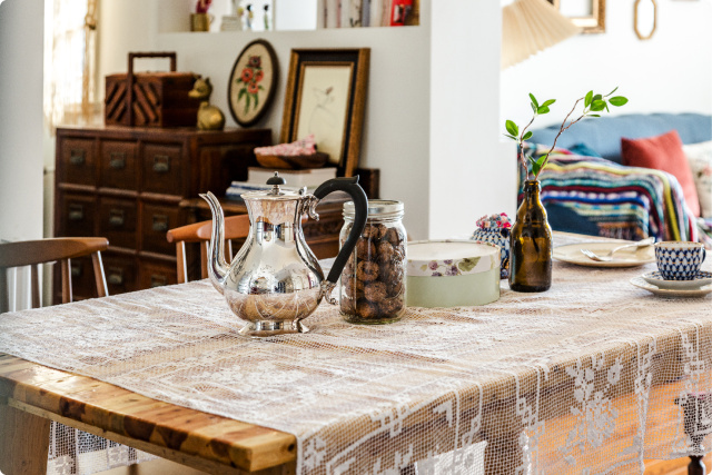 她凑来一堆二手家具,装了人生的第一套房子,关键还特别好看!