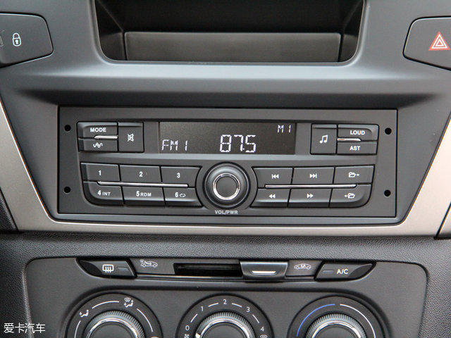 标致3012016款1.6l自动尊崇版,中期改款大变样