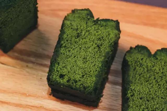 她用只卖7天的芝士条征服明星，如今带着纯手工的磅蛋糕降临魔都