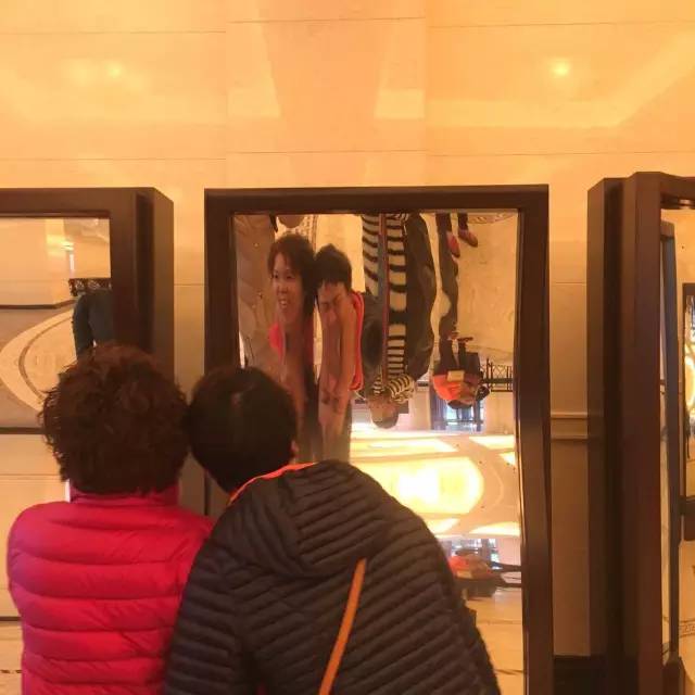 “稀奇好白相”，上海大世界3月31日对外开放，再来照一照童年的哈哈镜吧！