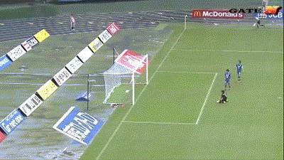 国足对韩国搞笑足球解说,国足赢韩国世预赛幽默