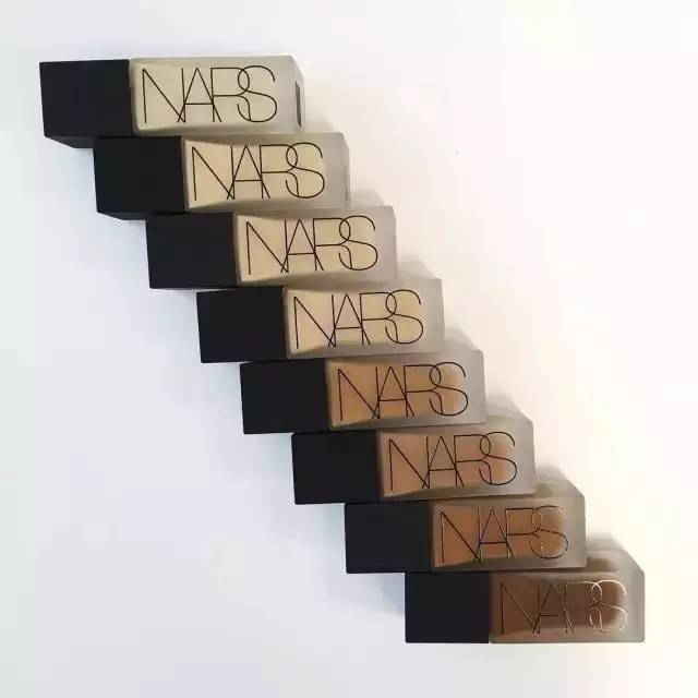 ysl粉底液打造清透底妆,底妆用粉底液还是cc好呢